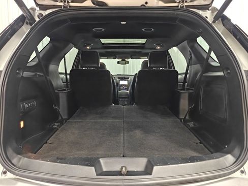 Used 2017 Ford Explorer Limited w/ Equipment Group 301A AWD/4WD image 39