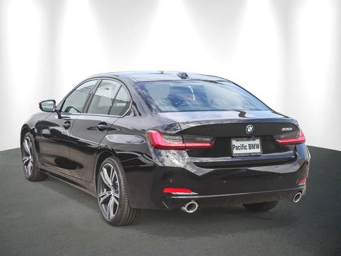Used 2023 BMW 330i Sedan w/ Premium Package RWD image 4