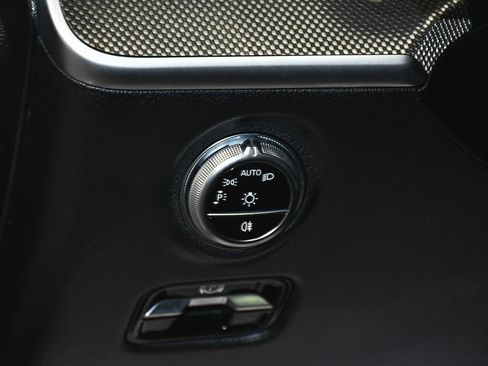 Used 2024 Mercedes-Benz C 43 AMG 4MATIC Sedan image 22