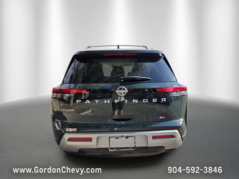 Used 2025 Nissan Pathfinder SL FWD image 4