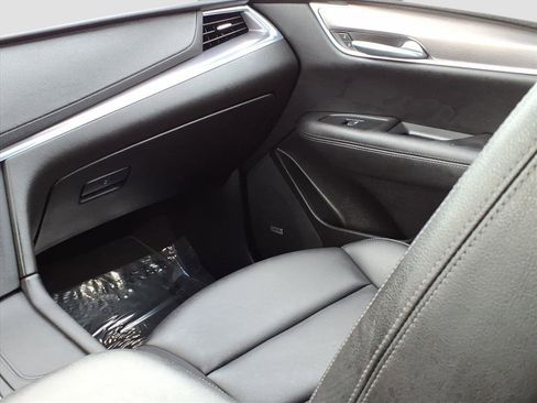 Certified 2023 Cadillac XT5 Luxury image 10