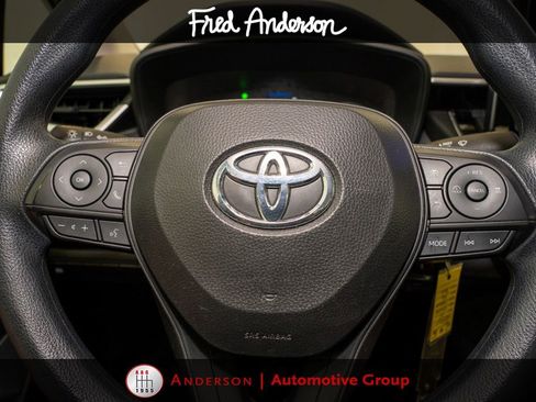 Used 2024 Toyota Corolla LE FWD image 17