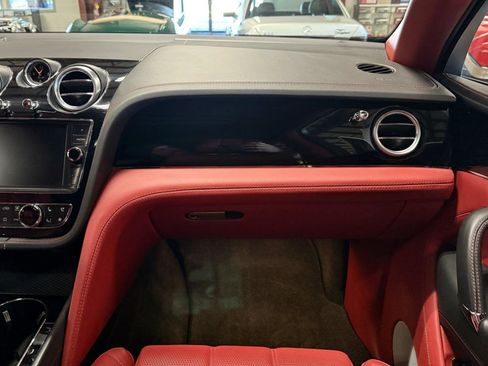 Used 2018 Bentley Bentayga image 99