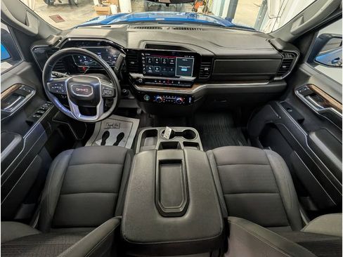 Used 2024 GMC Sierra 1500 Elevation w/ LPO, Elevation Black Package image 11