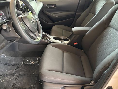 Used 2025 Toyota Corolla LE FWD image 24