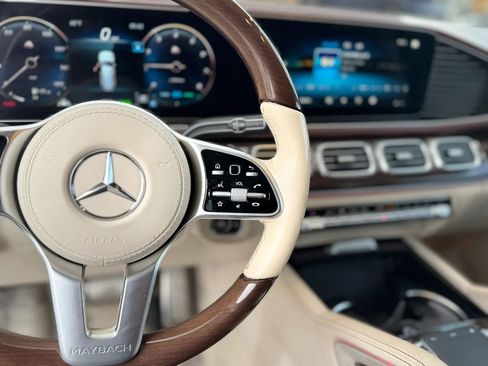 Used 2021 Mercedes-Benz Maybach GLS 600 4MATIC image 19