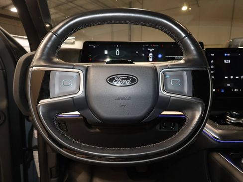 Used 2025 Ford Expedition Tremor AWD/4WD image 10