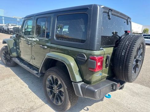 Used 2023 Jeep Wrangler Unlimited Sahara w/ Cold Weather Group AWD/4WD image 7