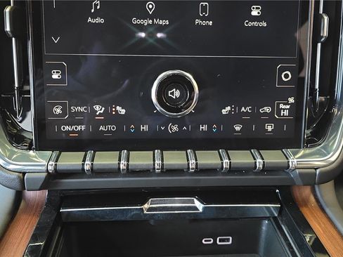 Used 2025 GMC Yukon Denali image 21