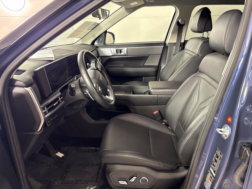 Used 2025 Hyundai Santa Fe SEL FWD image 29