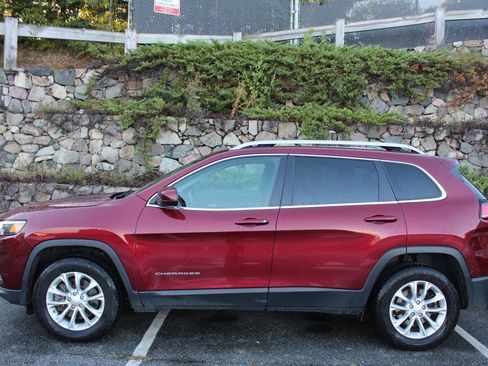 Used 2019 Jeep Cherokee Latitude w/ Cold Weather Group image 6