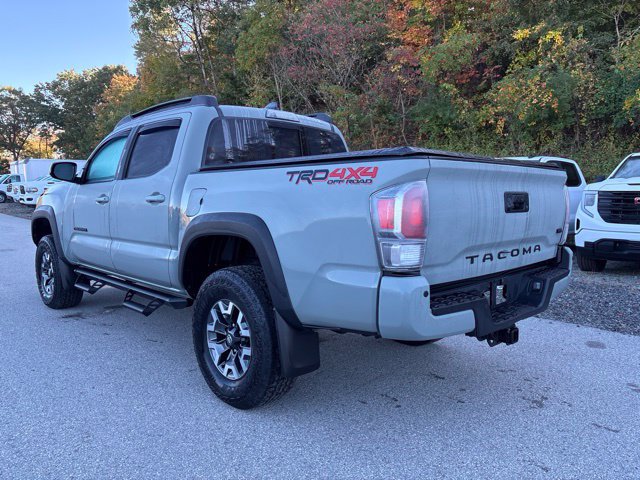 Used 2023 Toyota Tacoma TRD Off-Road w/ Technology Package AWD/4WD image 3