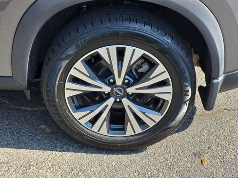 Used 2022 Nissan Rogue SV FWD image 31