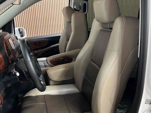 Used 2020 Mercedes-Benz Metris Passenger image 40