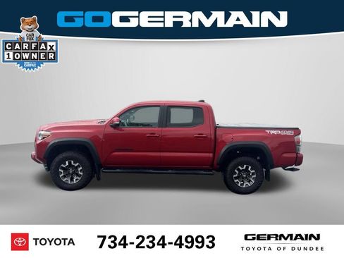 Used 2023 Toyota Tacoma TRD Off-Road w/ Technology Package AWD/4WD image 11