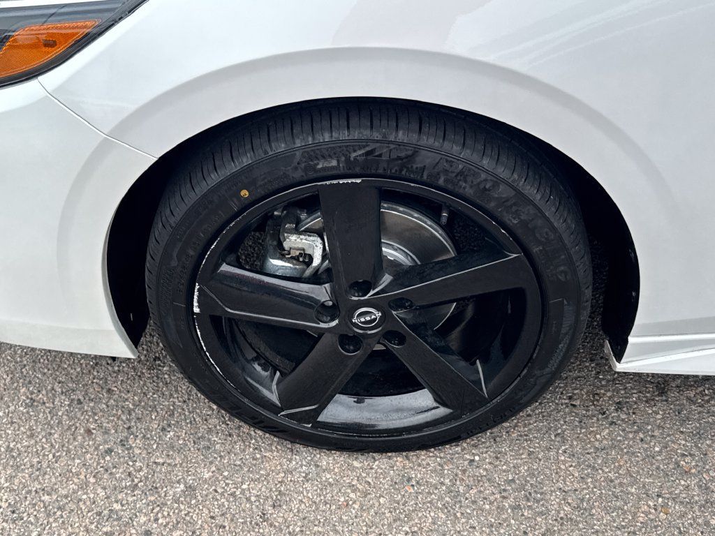 Used 2024 Nissan Sentra SR FWD image 40