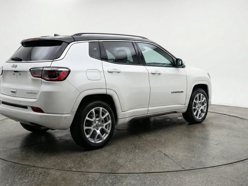 Used 2025 Jeep Compass Limited AWD/4WD image 9