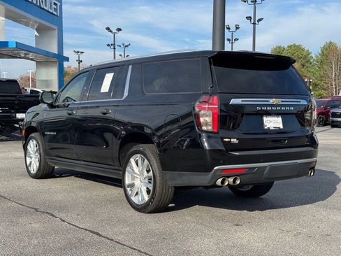 Used 2023 Chevrolet Suburban High Country image 5