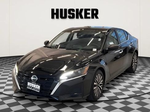 Used 2025 Nissan Altima 2.5 SV FWD image 6