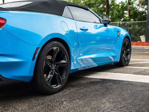 Used 2023 Chevrolet Camaro LT RWD image 7