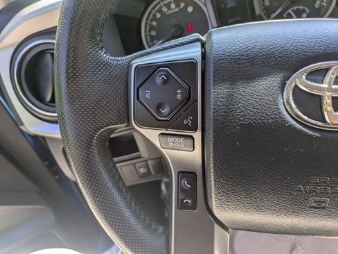 Used 2018 Toyota Tacoma SR5 AWD/4WD image 22