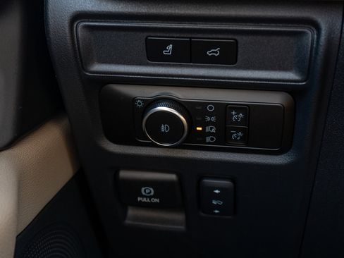 Used 2024 Ford Expedition Limited RWD image 29