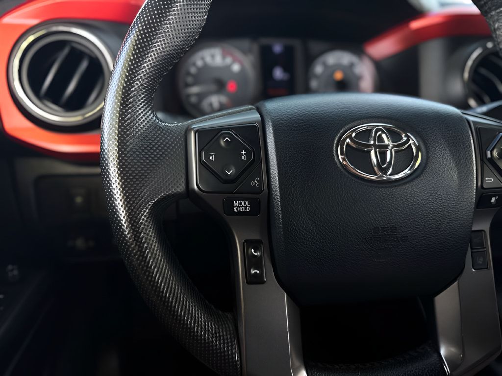 Used 2020 Toyota Tacoma TRD Sport RWD image 14