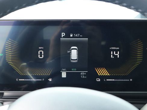 New 2026 Kia Carnival EX FWD image 35