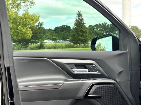 New 2024 Chevrolet Silverado EV RST image 14