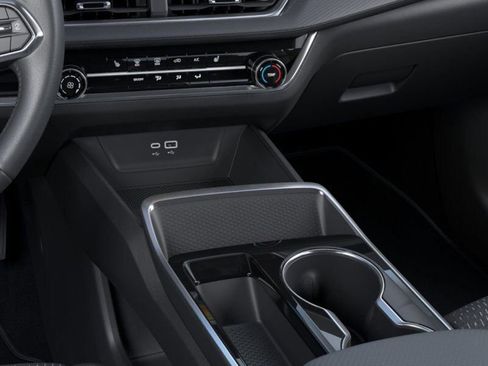 New 2025 Chevrolet Equinox LT w/ Safety and Technology Package FWD image 24