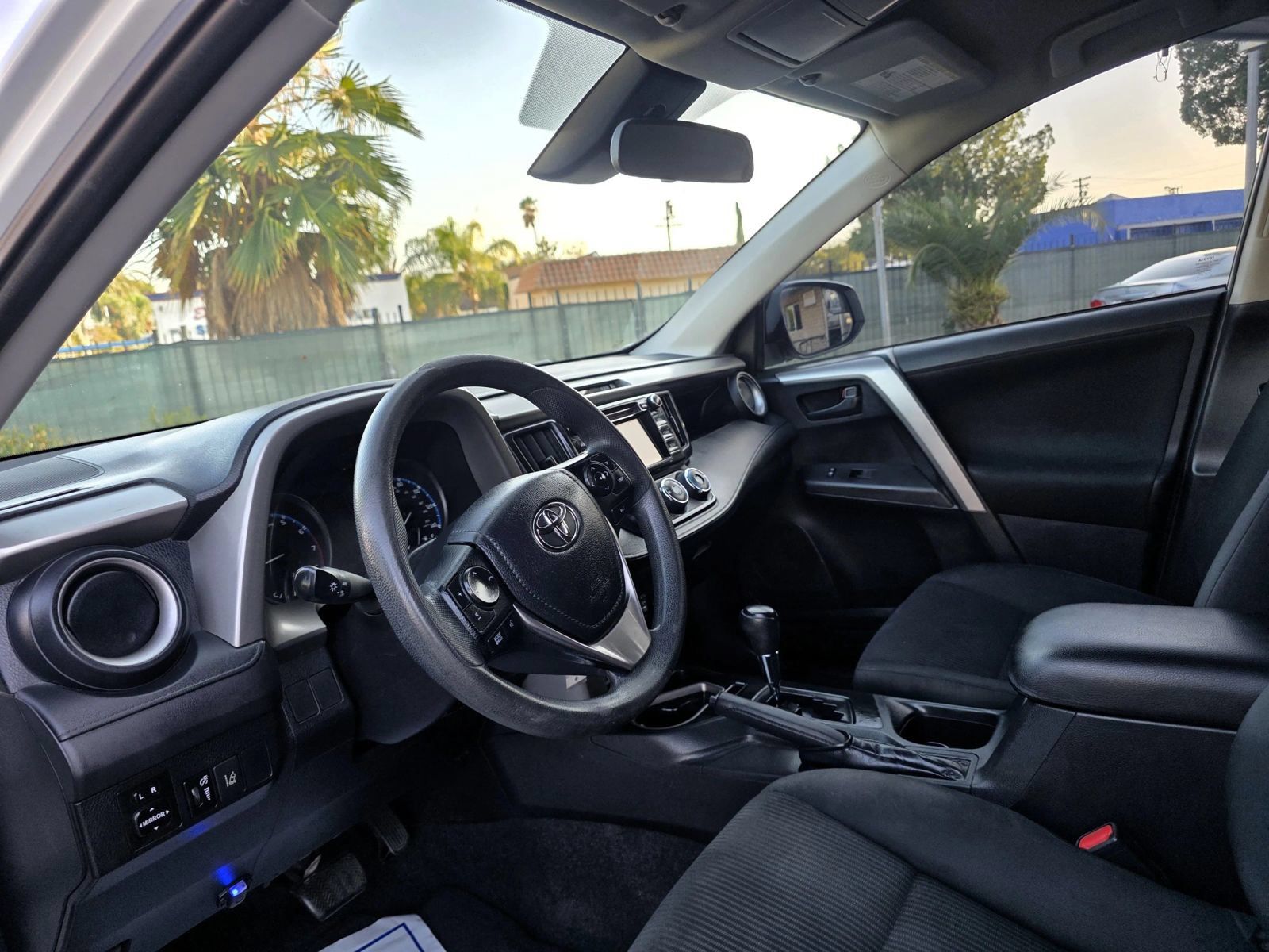 Used 2017 Toyota RAV4 LE FWD image 5