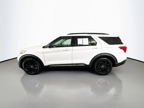 Used 2021 Ford Explorer XLT w/ Equipment Group 202A AWD/4WD image 4