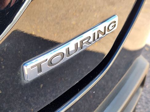 Used 2023 Honda Pilot Touring image 11