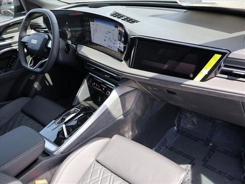 New 2025 Audi SQ5 Prestige AWD/4WD image 19