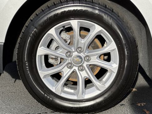 Certified 2021 Chevrolet Equinox LT w/ Driver Convenience Package image 31