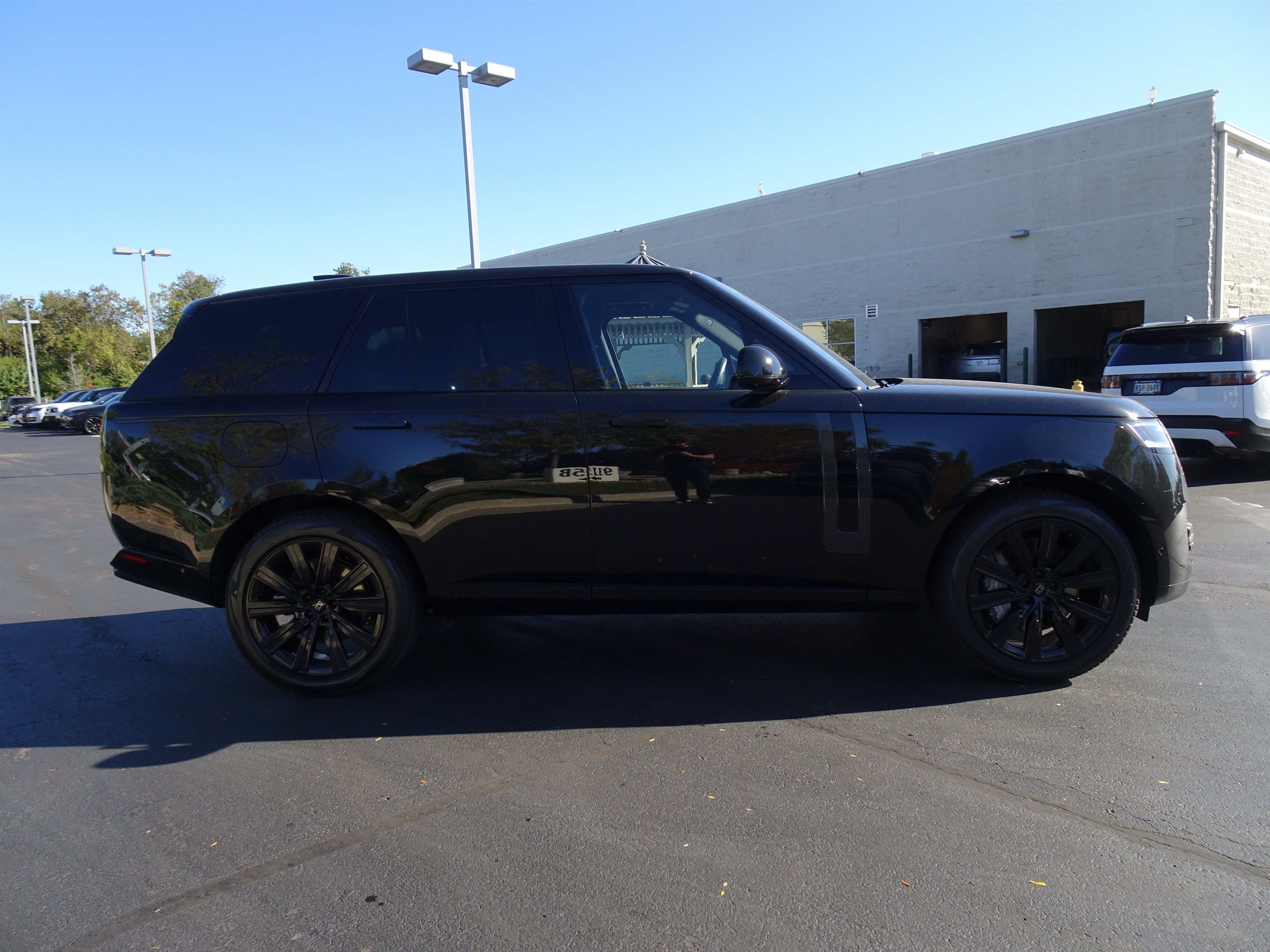 New 2027 Land Rover Range Rover SE AWD/4WD image 9