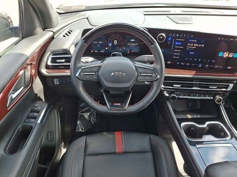 Used 2025 Chevrolet Traverse RS AWD/4WD image 13