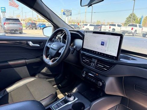 Used 2024 Ford Escape ST-Line w/ Tech Pack #1 AWD/4WD image 12