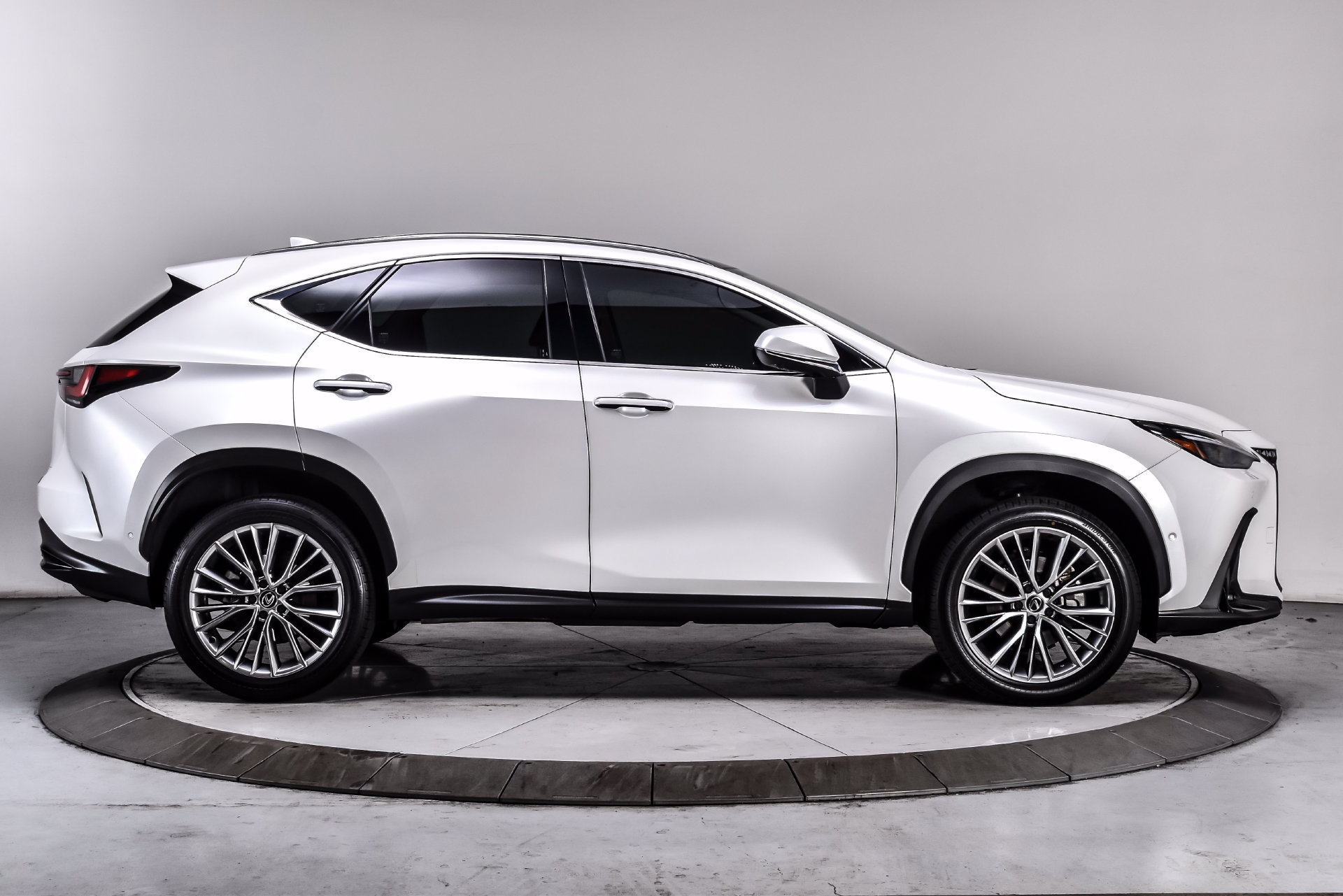 Used 2024 Lexus NX 350h AWD w/ Vision Package image 7