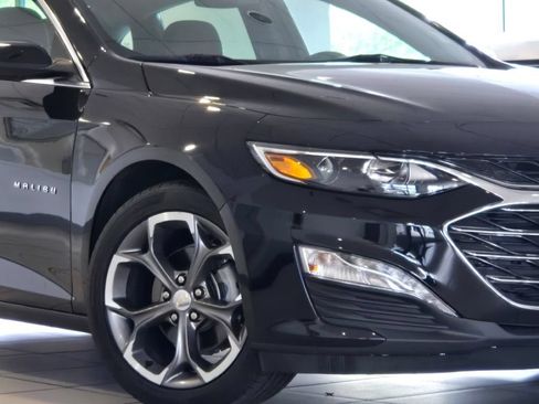 Used 2024 Chevrolet Malibu LT FWD image 2