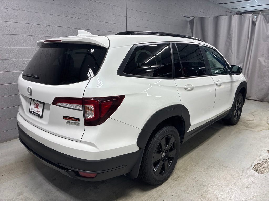Used 2022 Honda Pilot TrailSport image 2