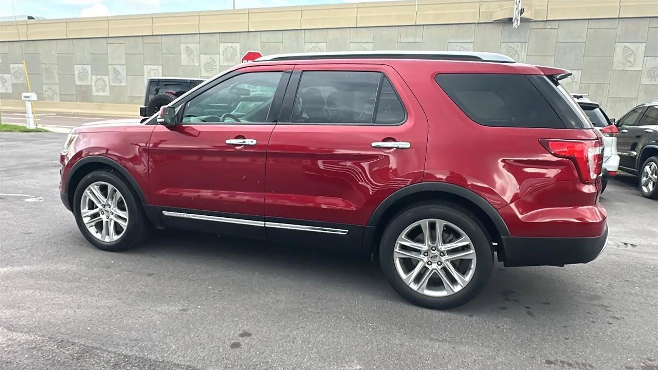 Used 2017 Ford Explorer Limited FWD image 11