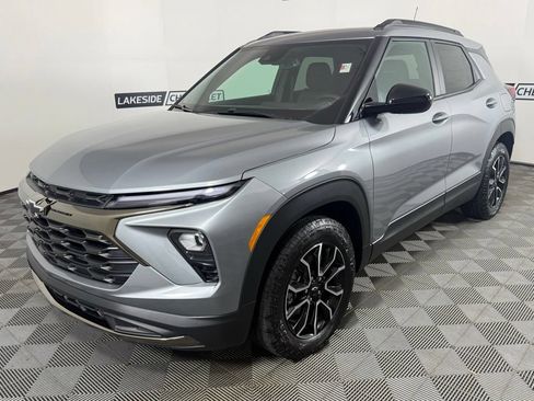 New 2026 Chevrolet TrailBlazer ACTIV w/ Convenience Package FWD image 2