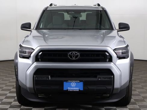 Used 2025 Toyota 4Runner SR5 AWD/4WD image 9