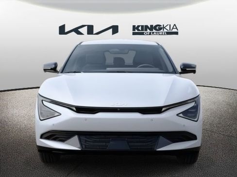 New 2025 Kia EV6 Light w/ Light LR Technology Package RWD image 2
