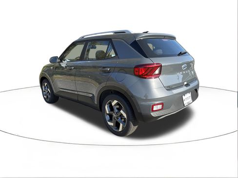 New 2026 Hyundai Venue SEL FWD image 5