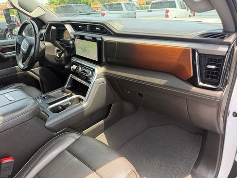 Certified 2024 GMC Sierra 3500 Denali w/ Denali Reserve Package AWD/4WD image 18