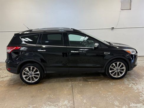 Used 2016 Ford Escape SE w/ SE Chrome Package AWD/4WD image 3