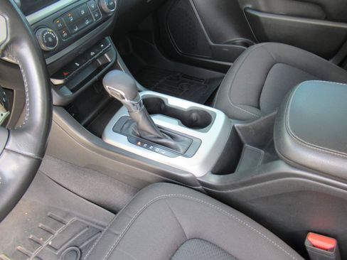 Used 2022 Chevrolet Colorado LT RWD image 19
