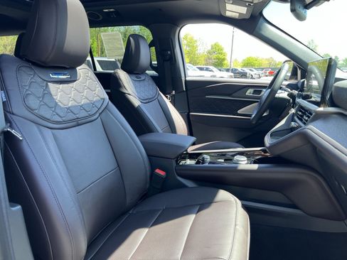 New 2026 Ford Explorer Platinum w/ LUX Leather Package AWD/4WD image 28